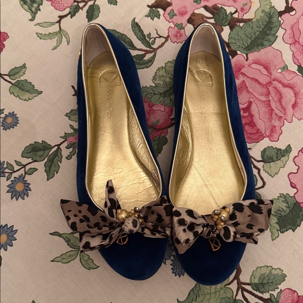 Elegant Blue Velvet Women's Flats with Bow Accent - Picture 3 of 7